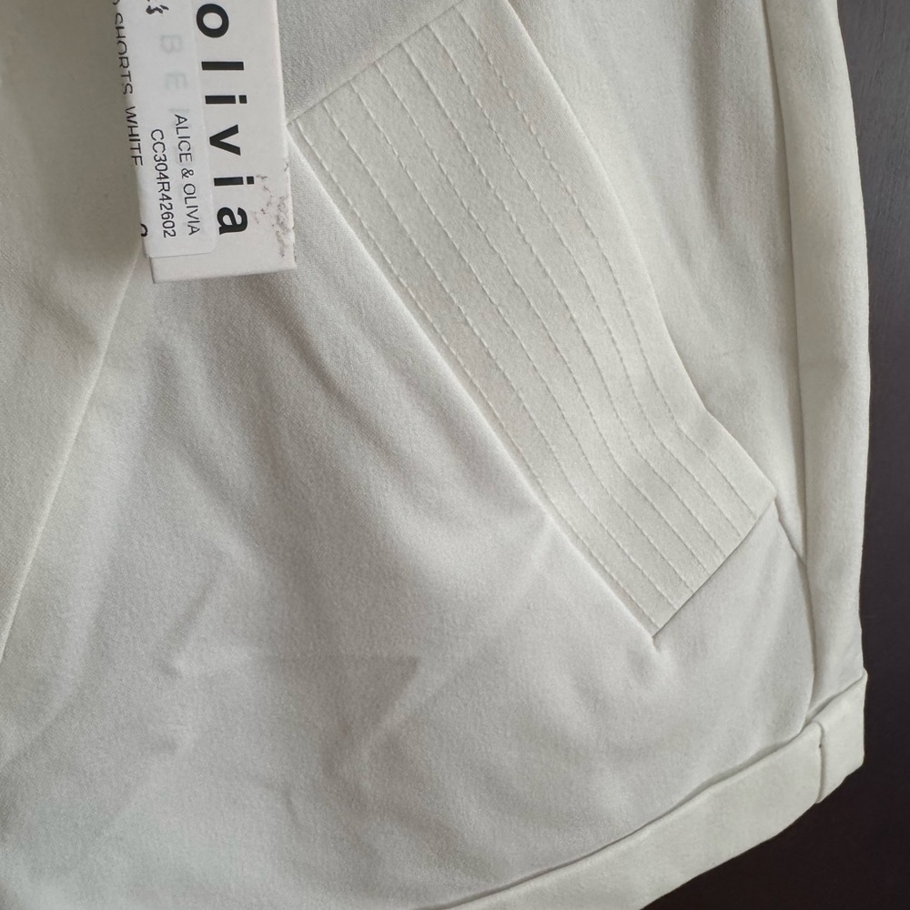 Alice + Olivia Chad Asymmetrical Cuffed Shorts in White NWT, $295 Retail - Picture 4 of 12